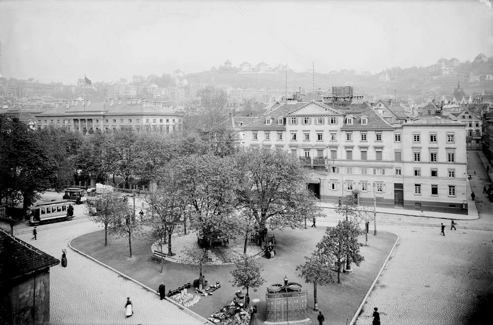 Charlottenplatz 1908 – eine reine Idylle gegenüber heute