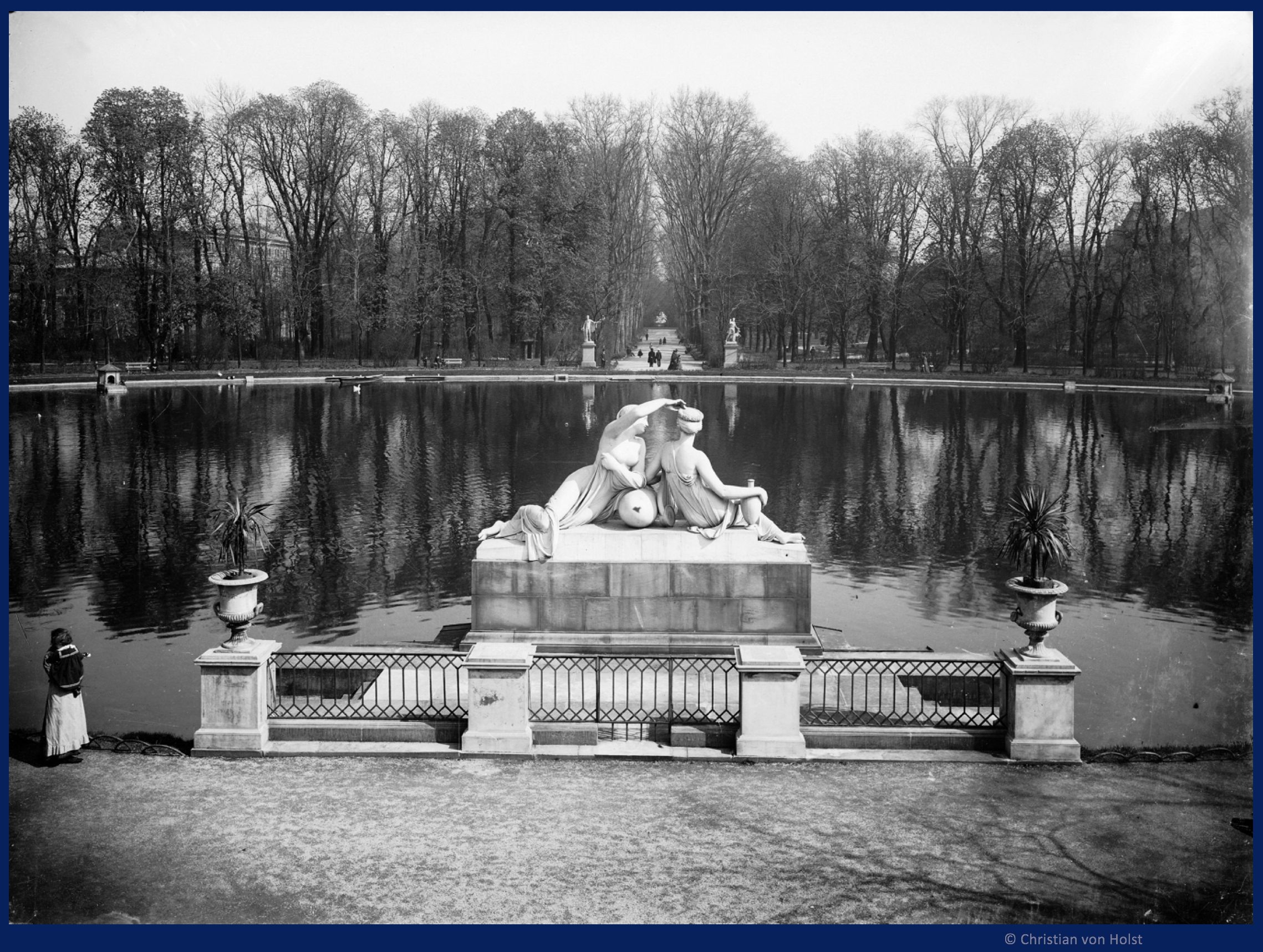 Verlorene Werke – Schönheiten im Schlossgarten - Danneckers Nymphengruppe und Diana von Versailles Schlossgarten 1905
