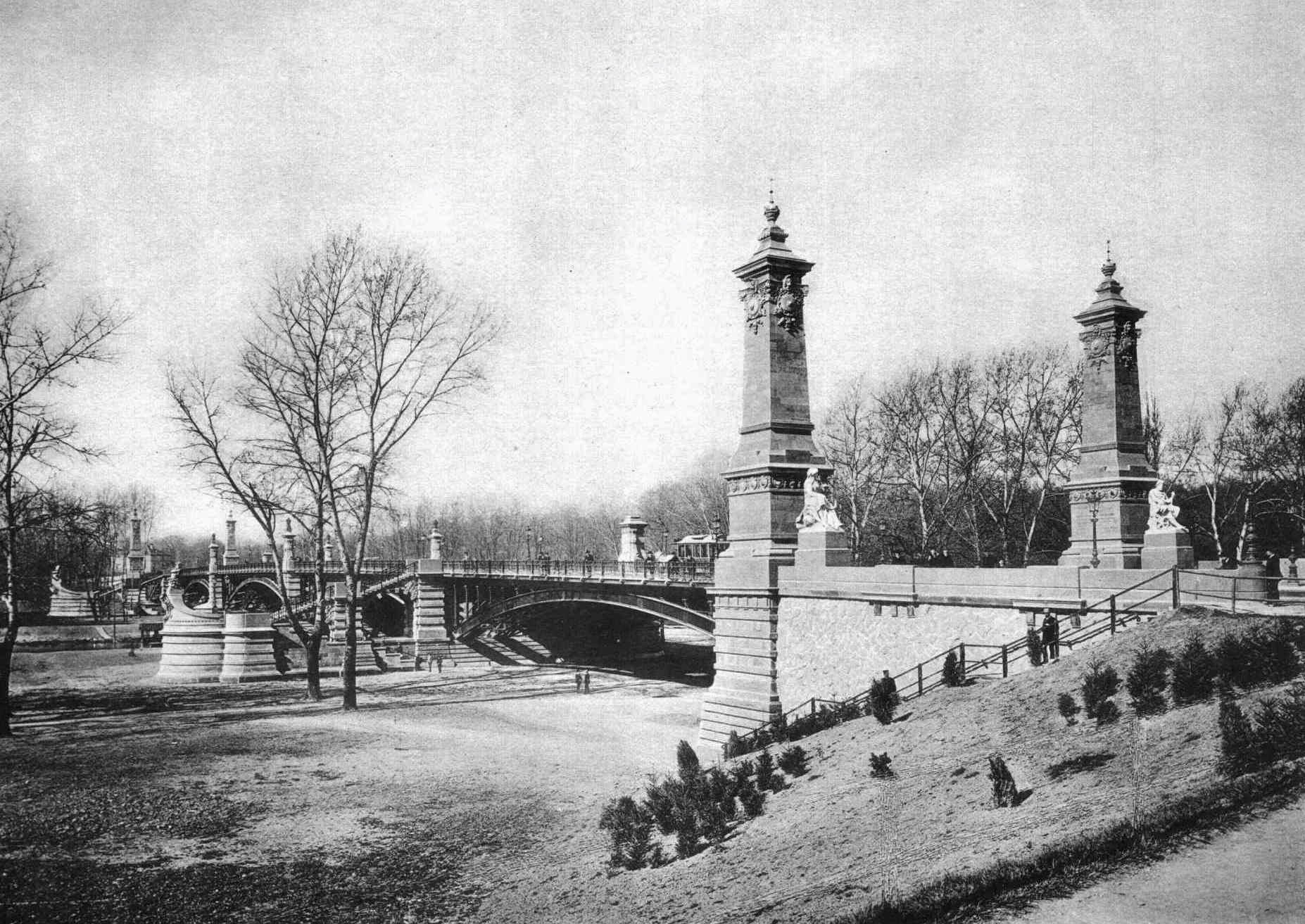 König-Karls-Brücke und ihre Skulpturen – die Cannstatter Seite 1895