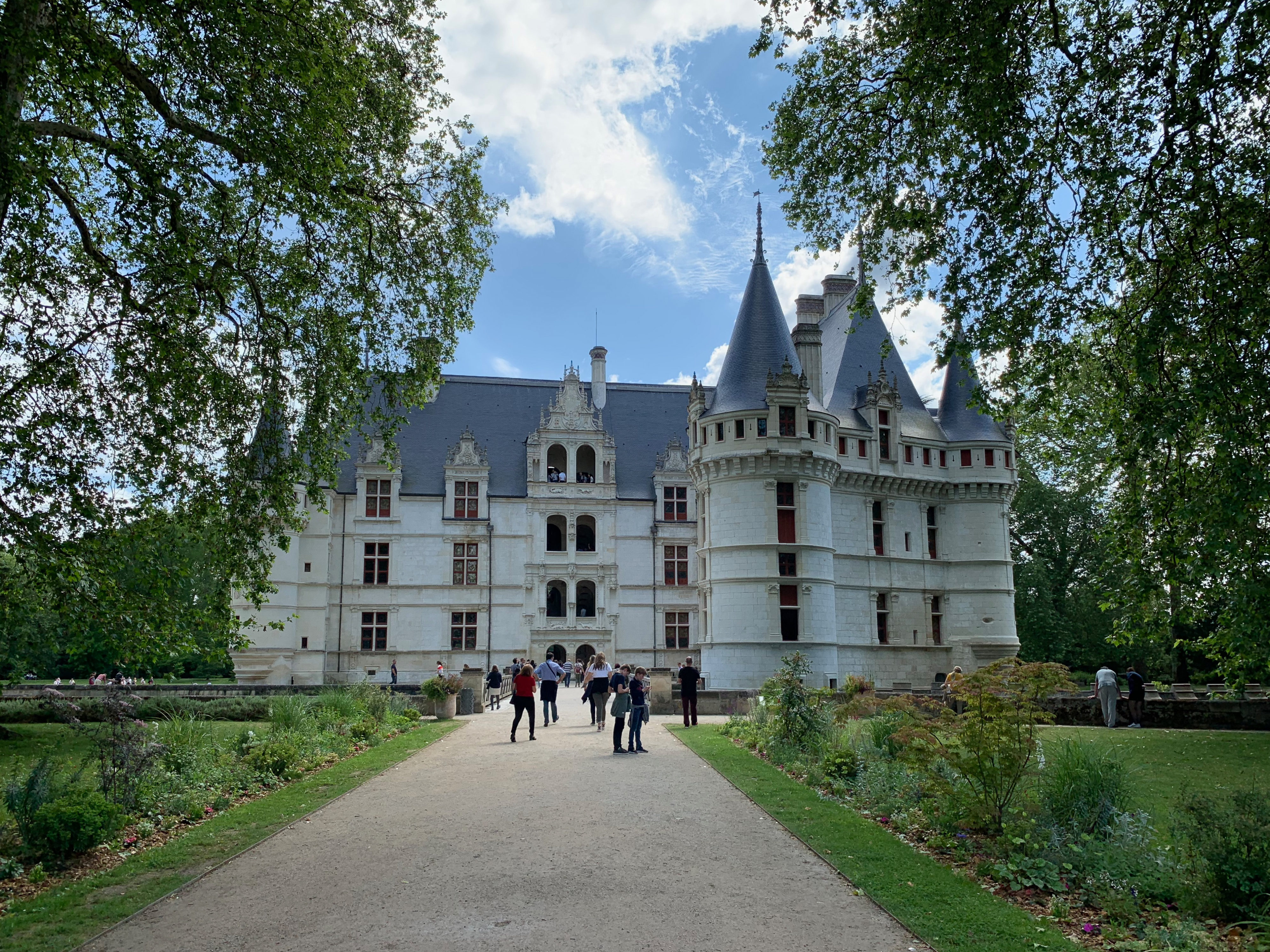 Azay-le-Rideau, das vom Indre umflossene Renaissance-Schloss