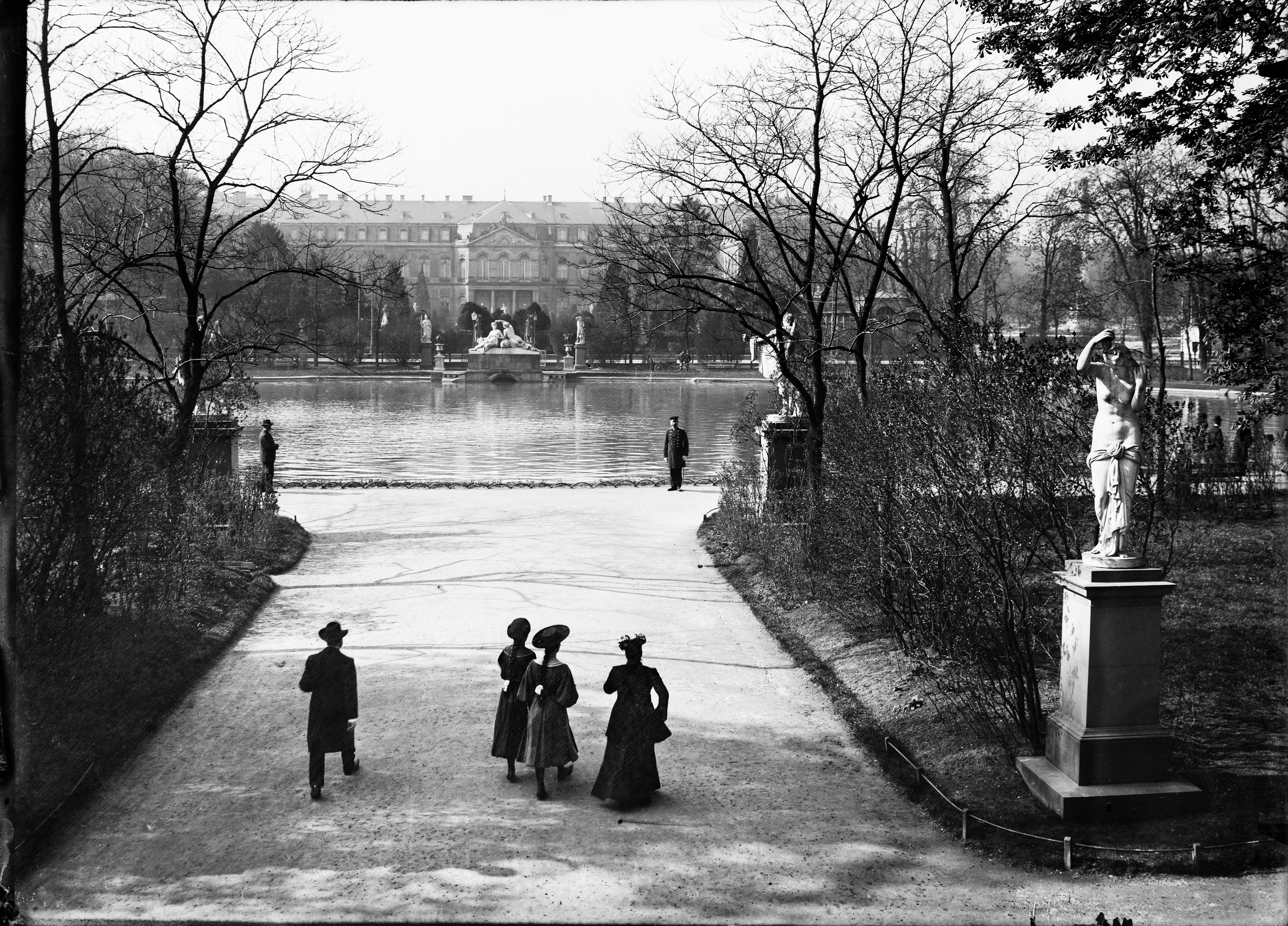 Dannecker Nymphengruppe im Schlossgarten am Ovalsee 1905