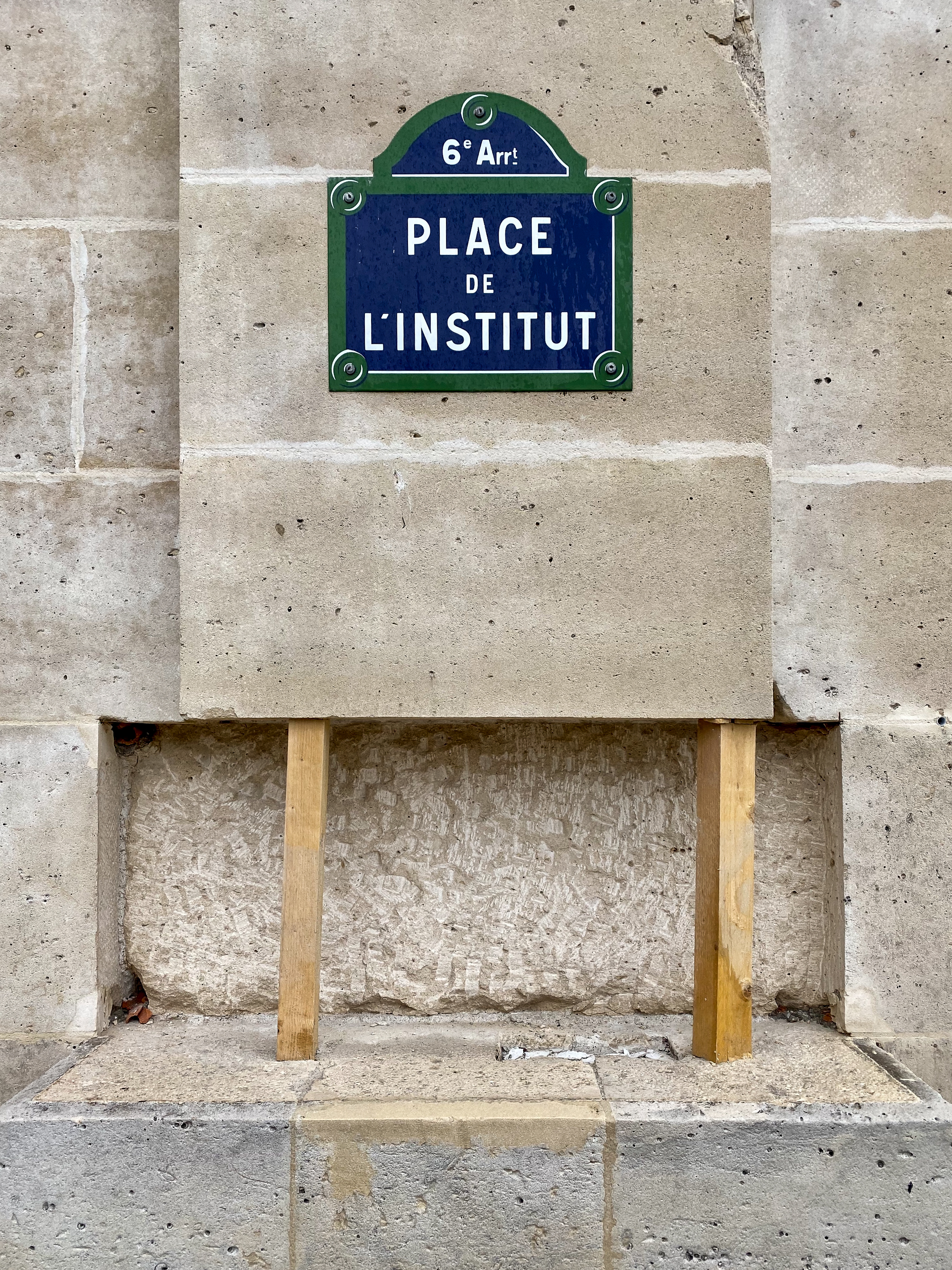 Paris im Dauerregen 2019 – Institut