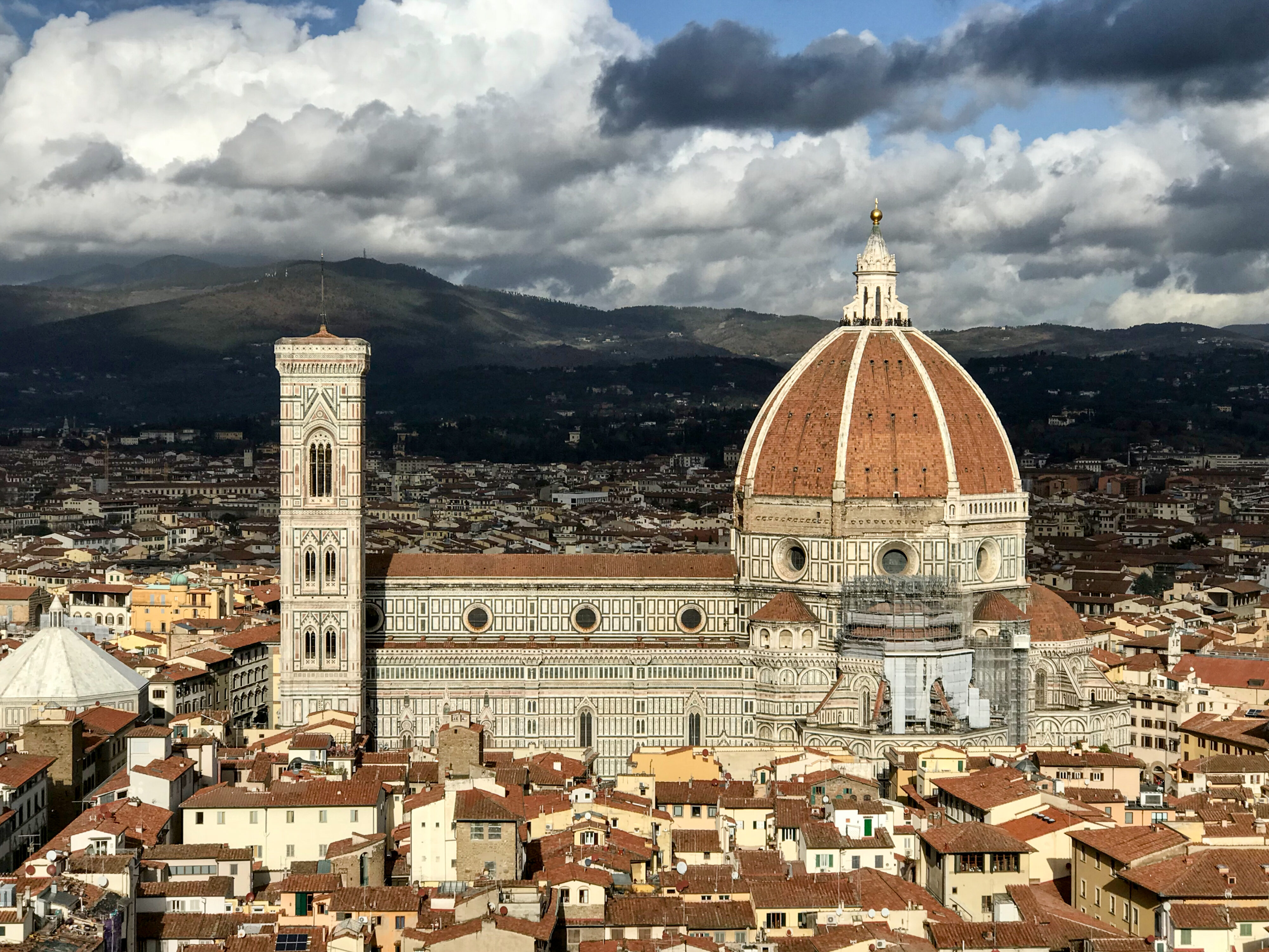 Florenz Dom mit dramatischem Himmel
