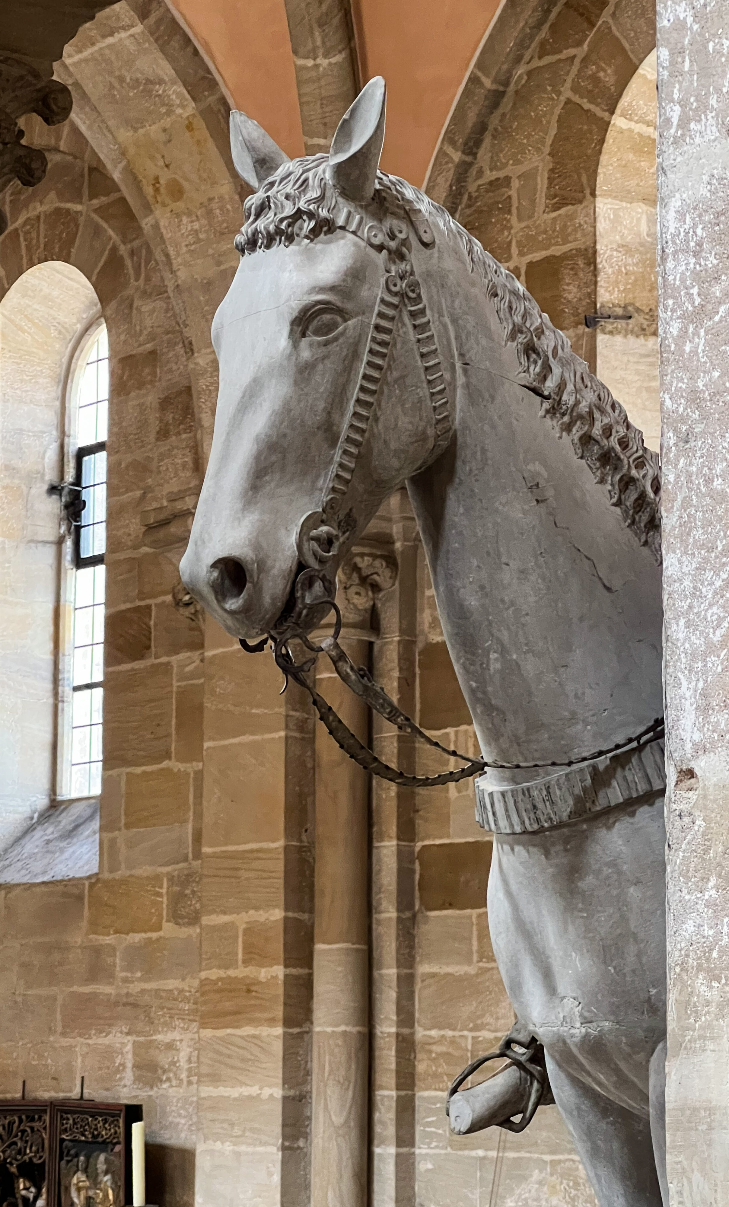 Bamberger Reiter, eine königliche Gestalt um 1230: das erste Reiterstandbild seit der Antike