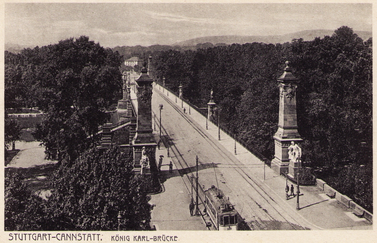 Stuttgart, Brückenskulptur in Not: die Neckarbrücke um 1900