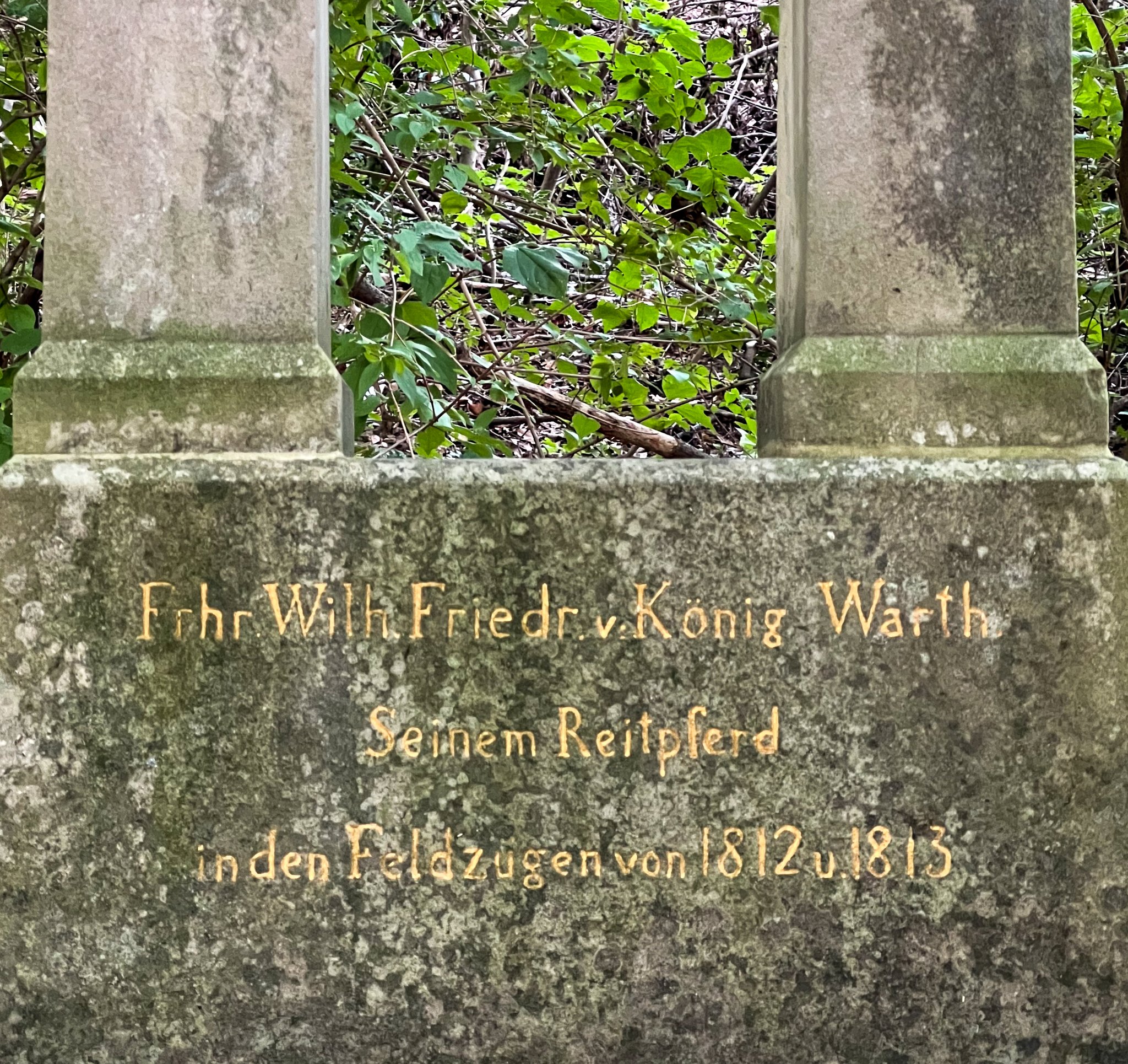 Schloss Fachsenfeld II – das Rappendenkmal: die Widmung