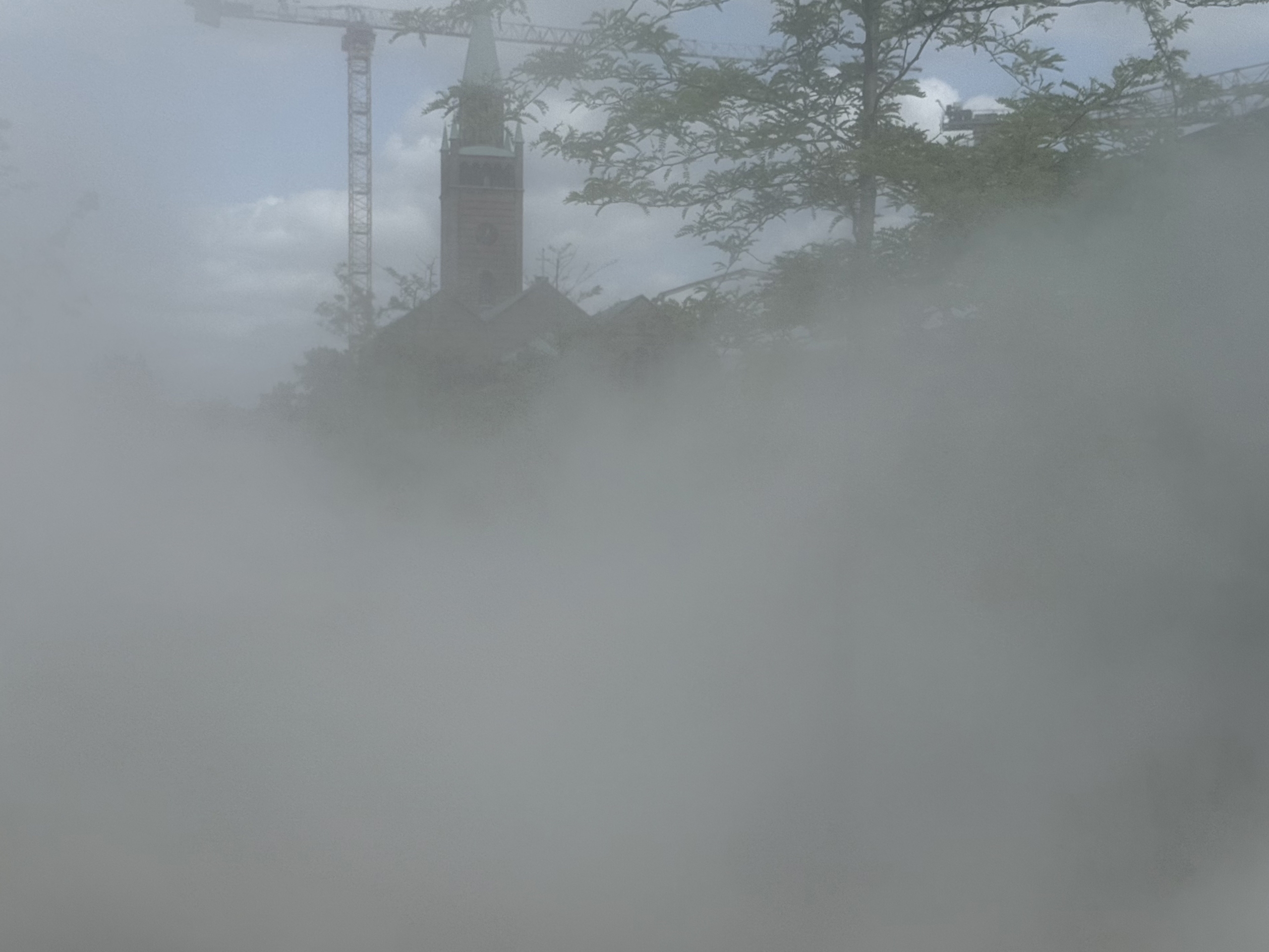 Kunst im Nebel: Nebelskulptur von Fujiko Nakaya bis zum 14.9.2025 in der Neuen Nationalgalerie