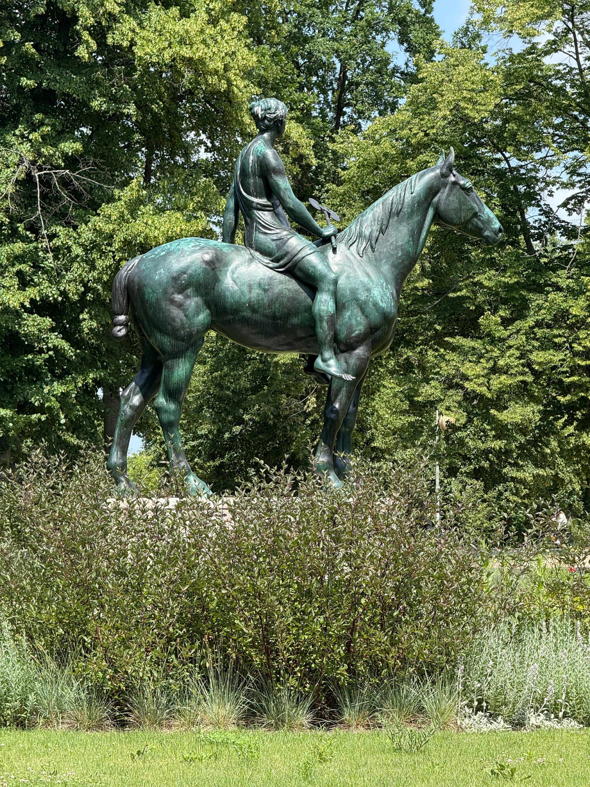 Amazone zu Pferd im Großen Tiergarten in Berlin, Ansicht von Süden