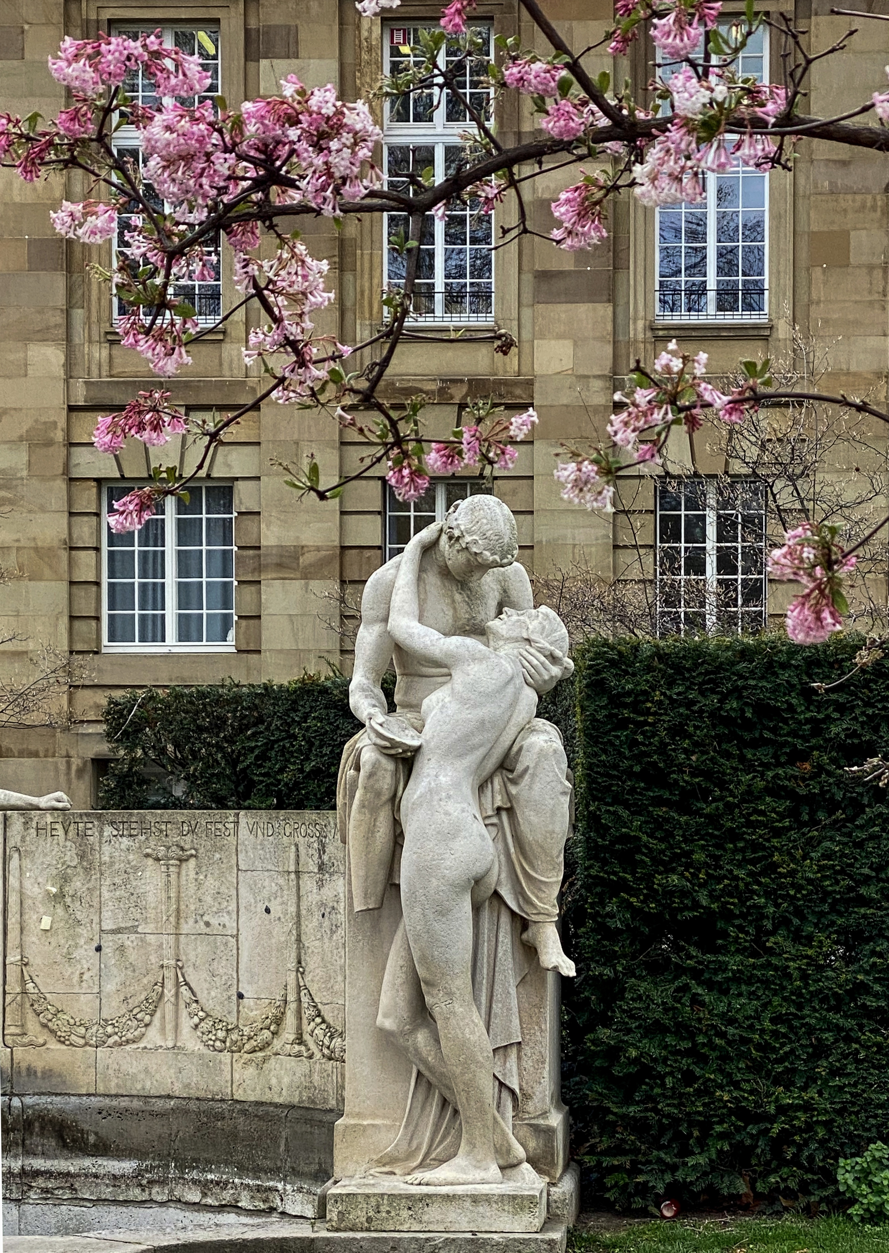 Karl Donndorf, Schicksalsbrunnen: die Freude