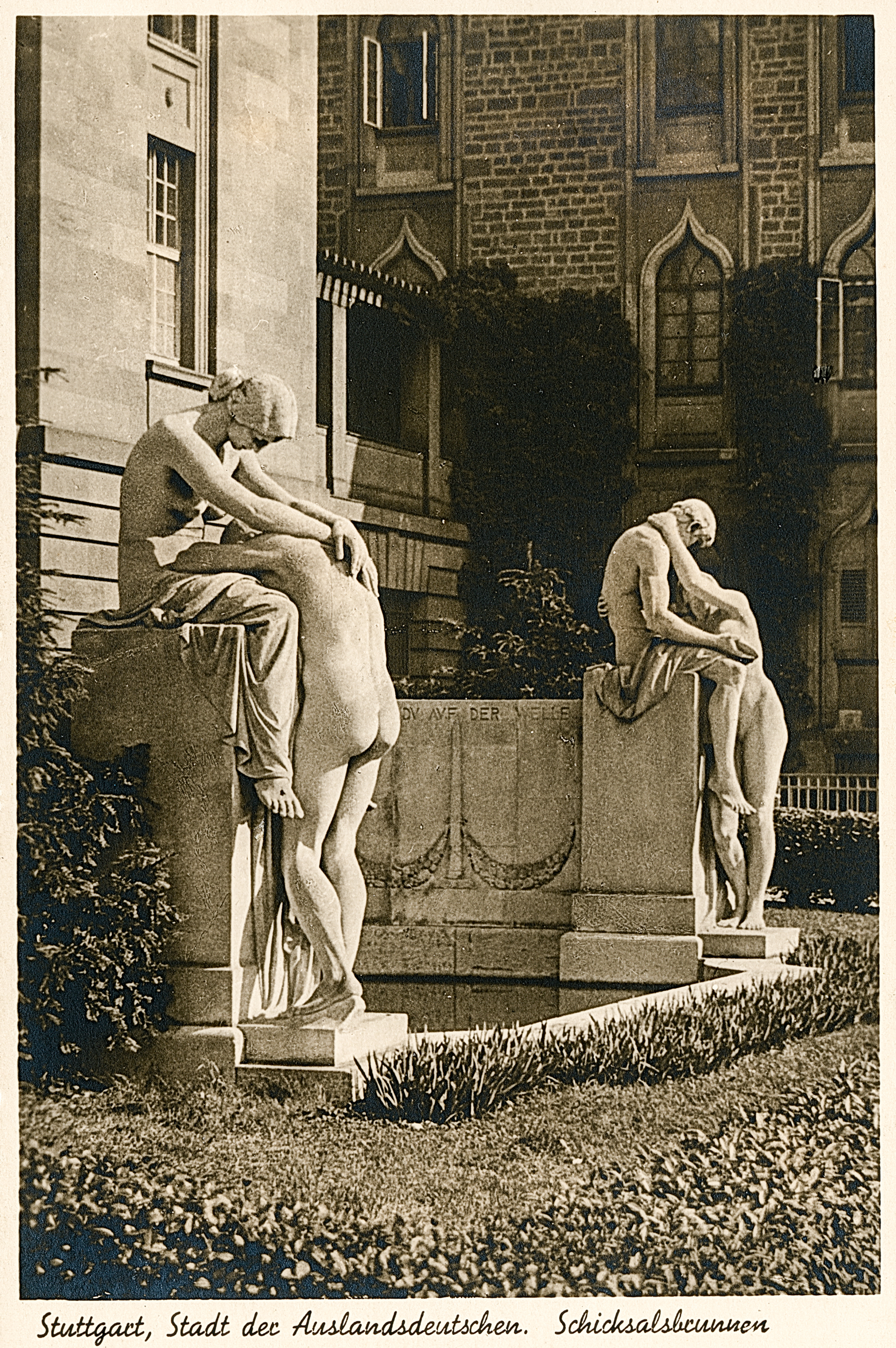 Karl Donndorf, Schicksalsbrunnen: Schrägansicht 1930/40er Jahre