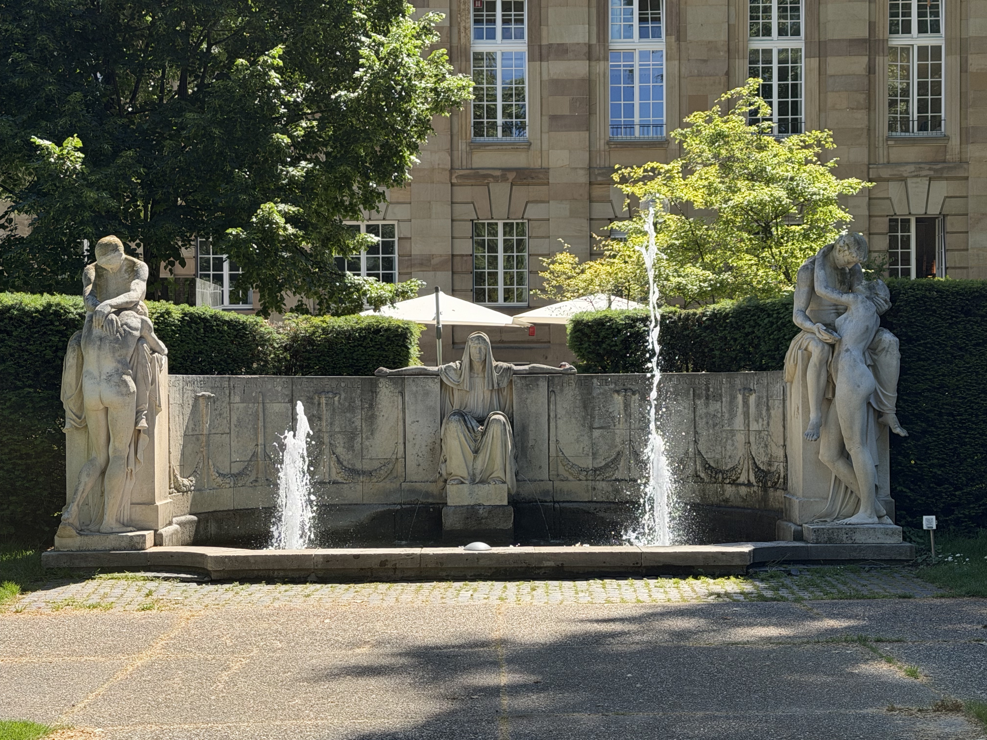 Karl Donndorf, Grabdenkmal und Schicksalsbrunnen – Neues zu Hauptwerken